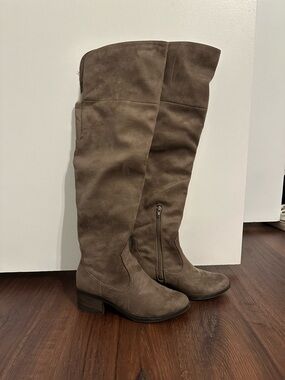 Over-The-Knee Brown Boots, Women’s Size 5.5, Gently Worn, Non-Smoking Home
